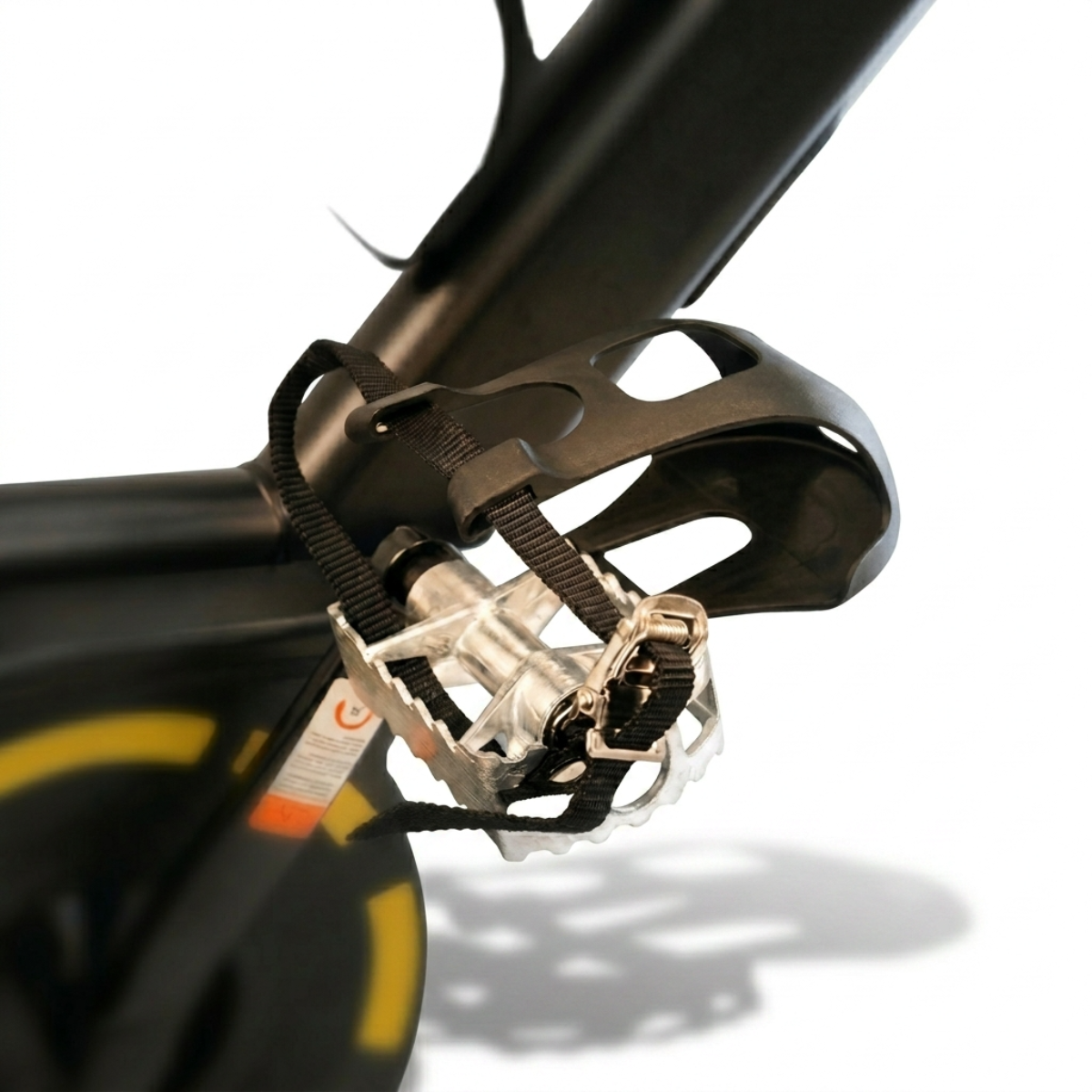 Bicicleta Ergométrica Spinning transmissão por Correia 13kg cor amarela